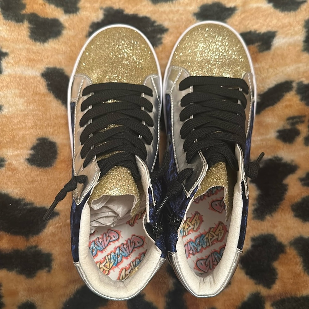 Starchild Girl Blue with Golden Sequins Boots. Brand New with Tags, size 3.5 US
